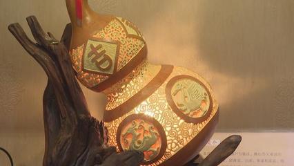 他這把刻刀,雕刻的不是葫蘆,是“福祿”